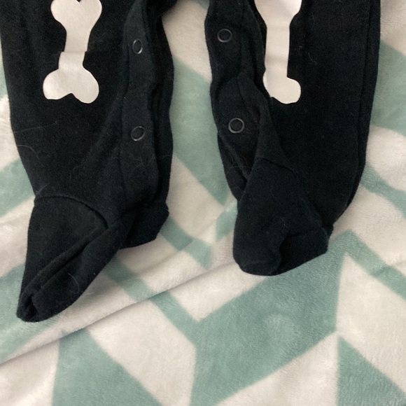 Carters Black 6 month Infants Halloween Skeleton Pajama Set. - Picture 3 of 5